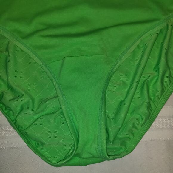 Green Eyelet Swimsuit Women's Sz XL 16 18 Built In Bra Strappy Back One Piece - Picture 11 of 16